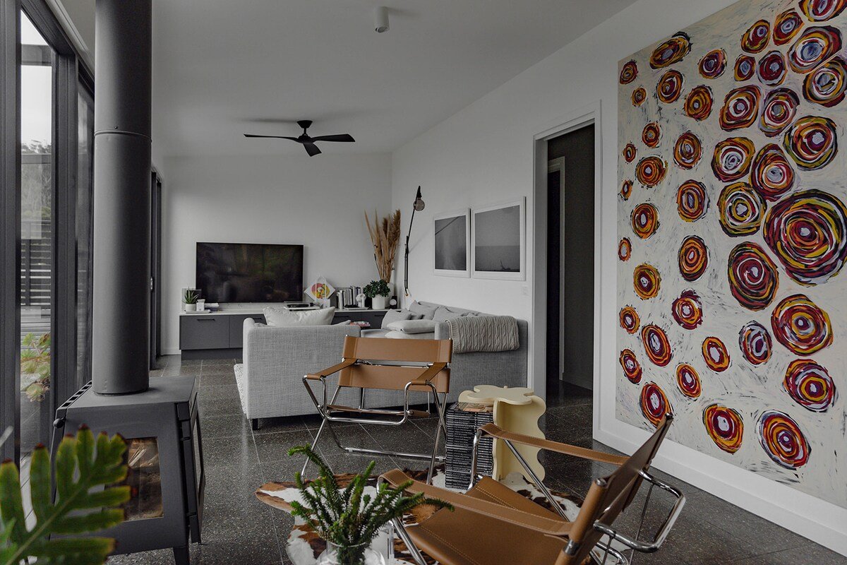 Months and Seasons – Beach House – Stunning Views gallery image 3