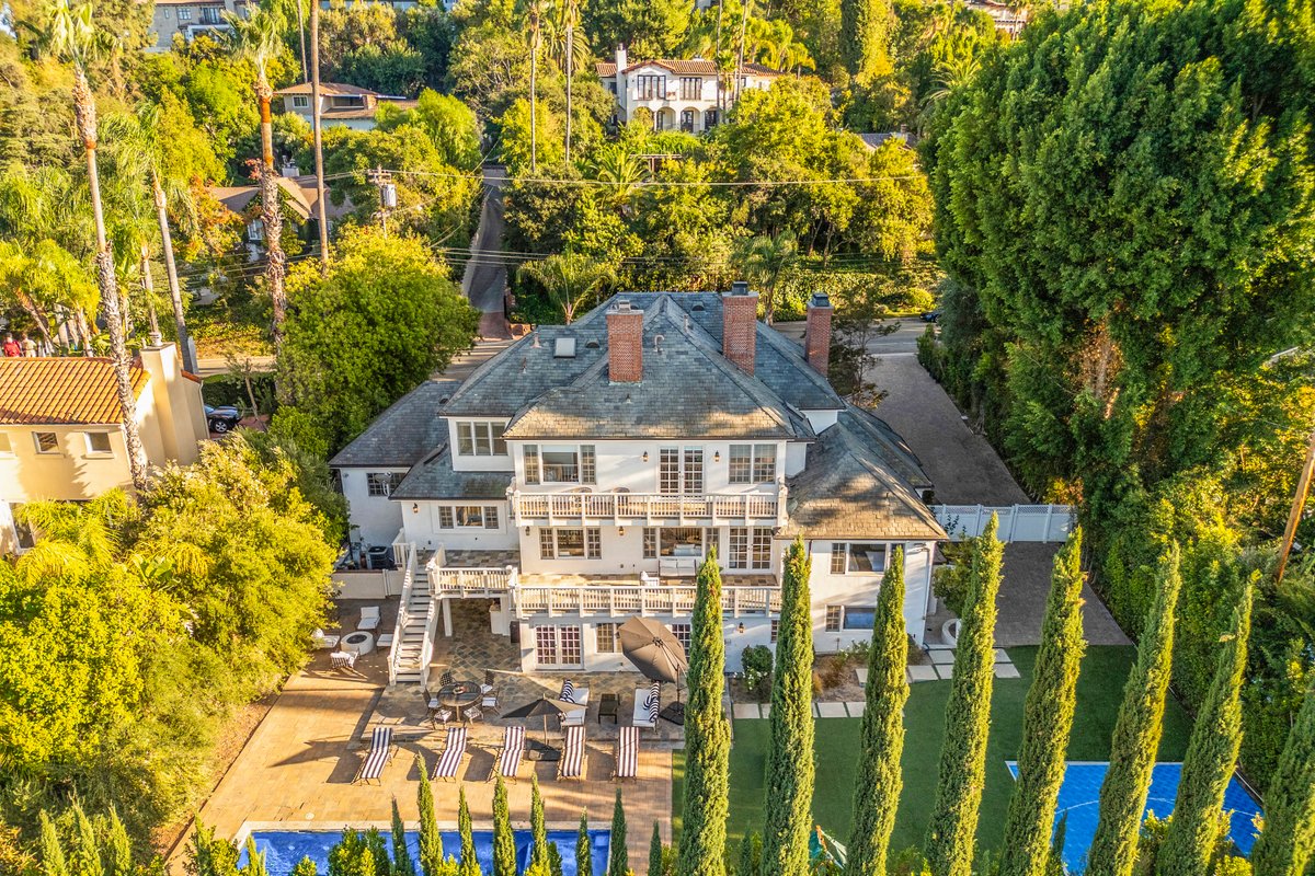 Tranquil Sherman Oaks Oasis with Private Garden