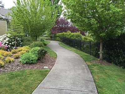 Beautiful Luxury Home Bear Mtn Resort Victoria gallery image 5