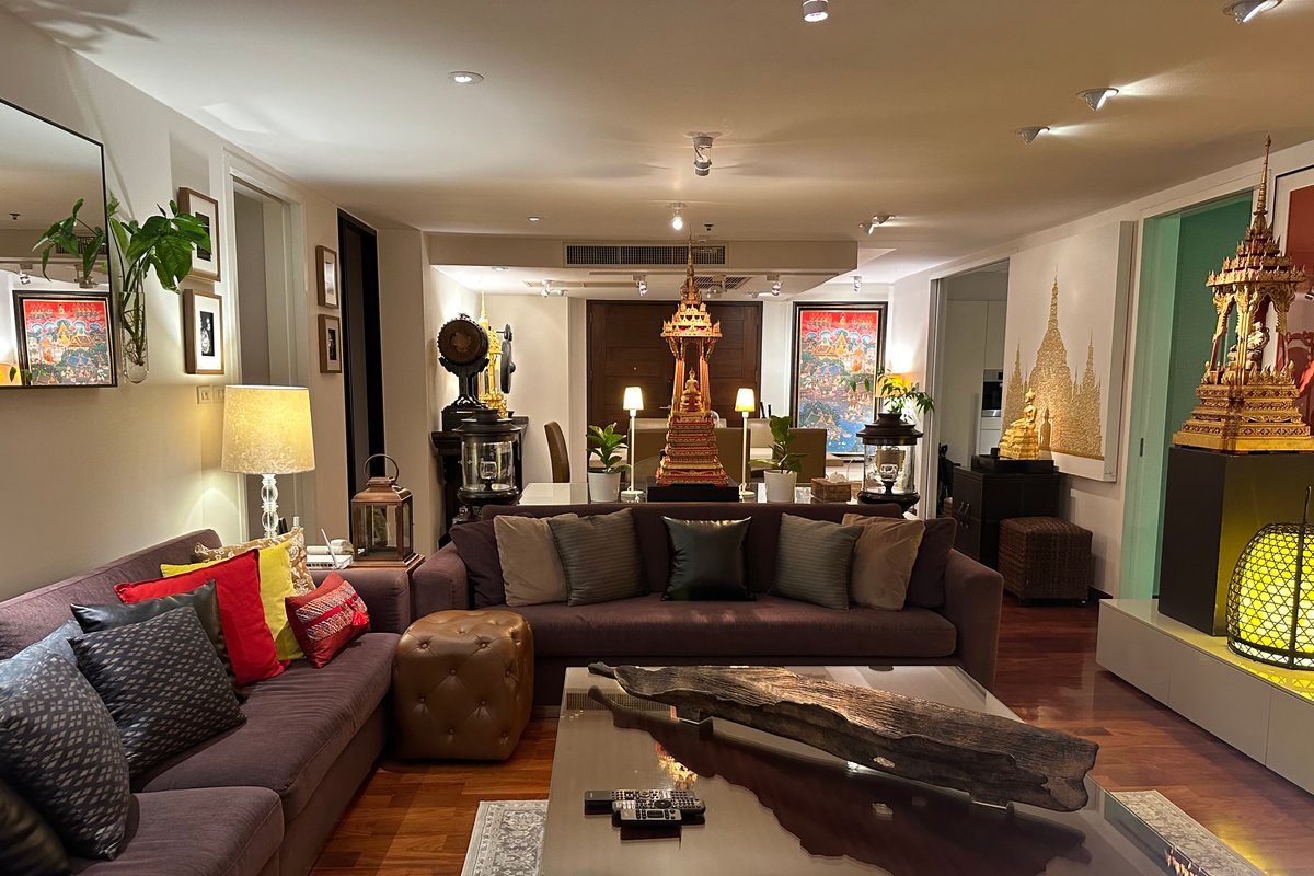 Amazing Modern Arty Thai 3 Bedrm Apt Downtown BKK