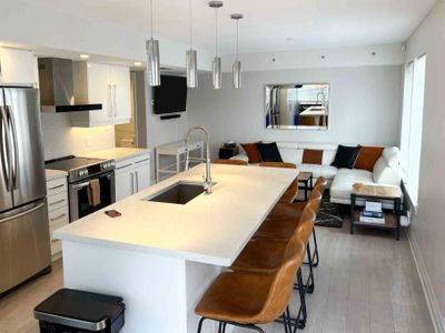 3Bed 2Bath Downtown Toronto Condo w/Parking