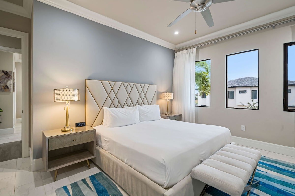 Eagle Cove: Bowling, Golf Sim, Sauna, Theater gallery image 4