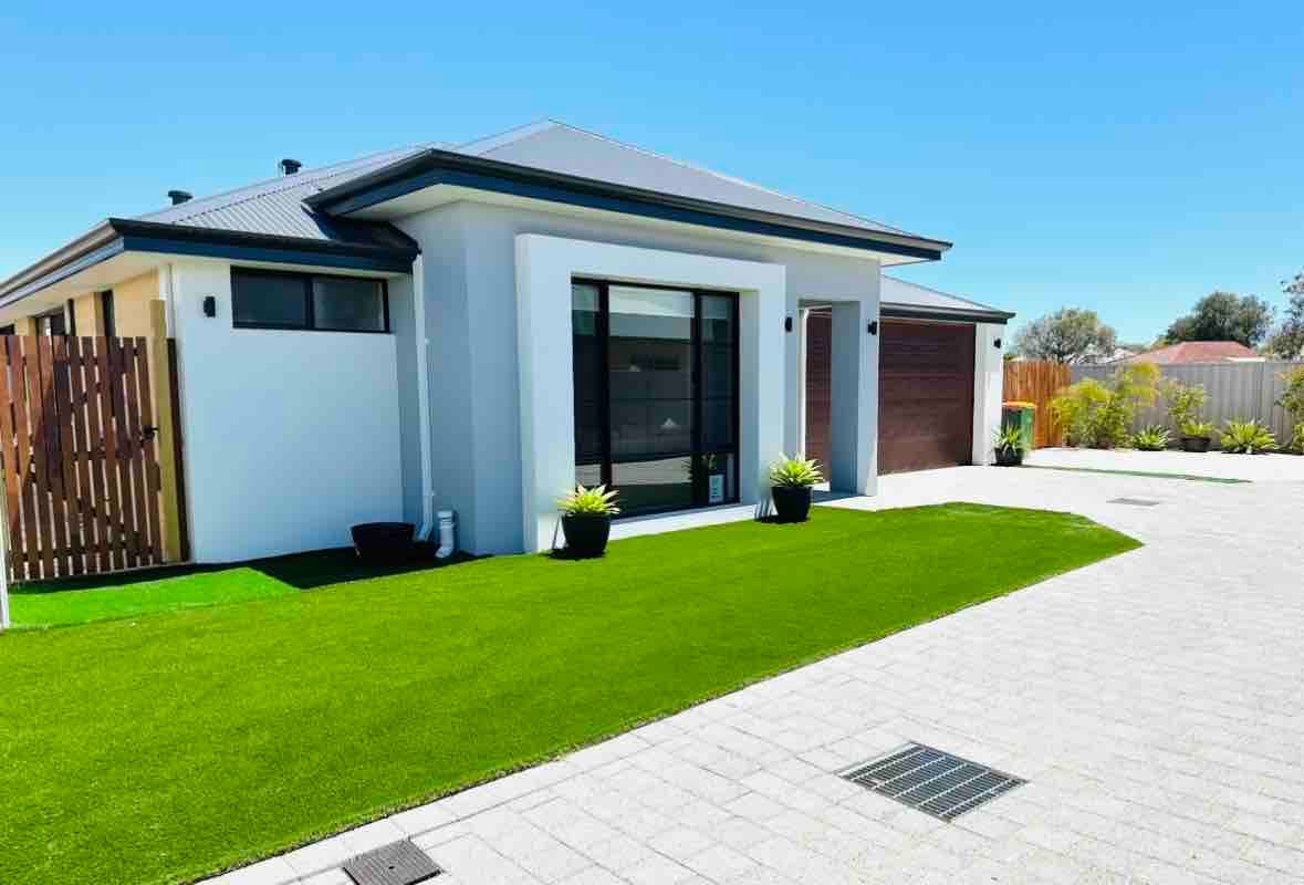 New stylish 5 Bed, 3 Bathroom – Busselton