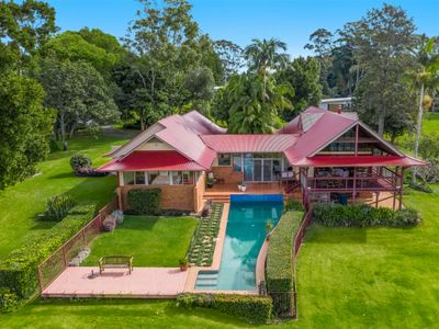 Toad Hall – House & Cottage