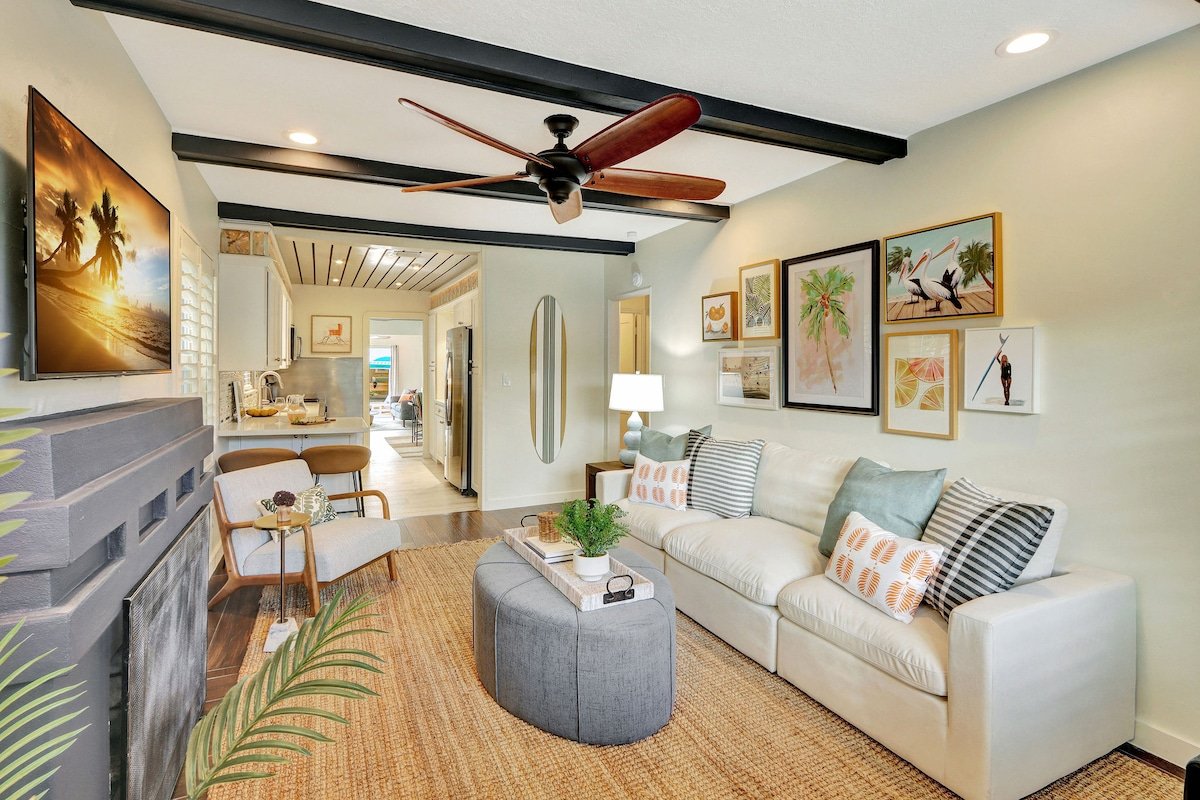 Sunshine Sippin’ Oasis | Luxury Design | Location gallery image 5