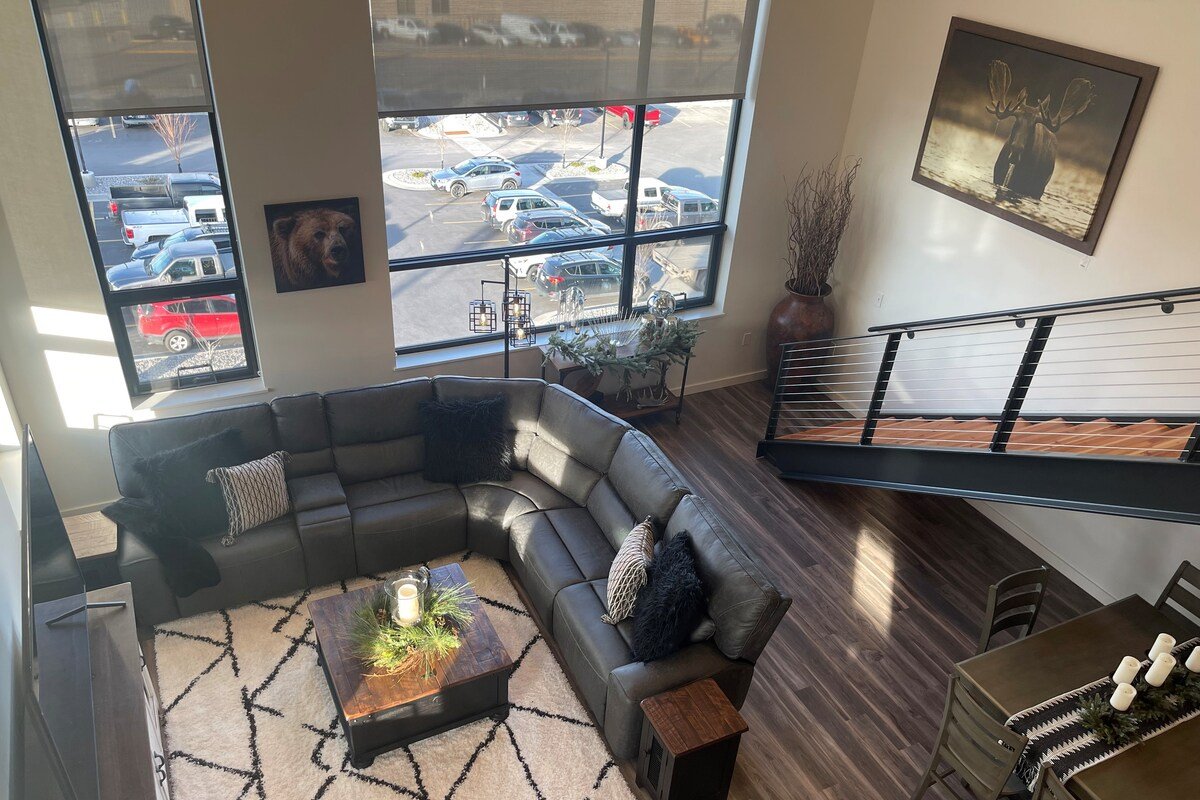 Montana Luxury Condo at its Best! gallery image 3