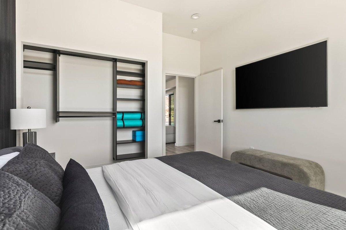 Shadow By The CoHost Company gallery image 3