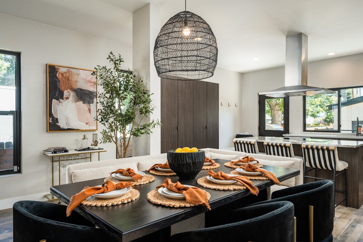 Luxury Stay in Downtown Denver | Hot Tub + Sauna gallery image 2