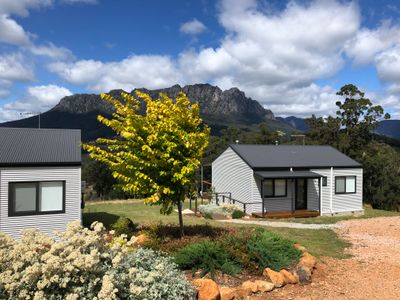 Manna Hill Farm Cottages – Mt Roland View