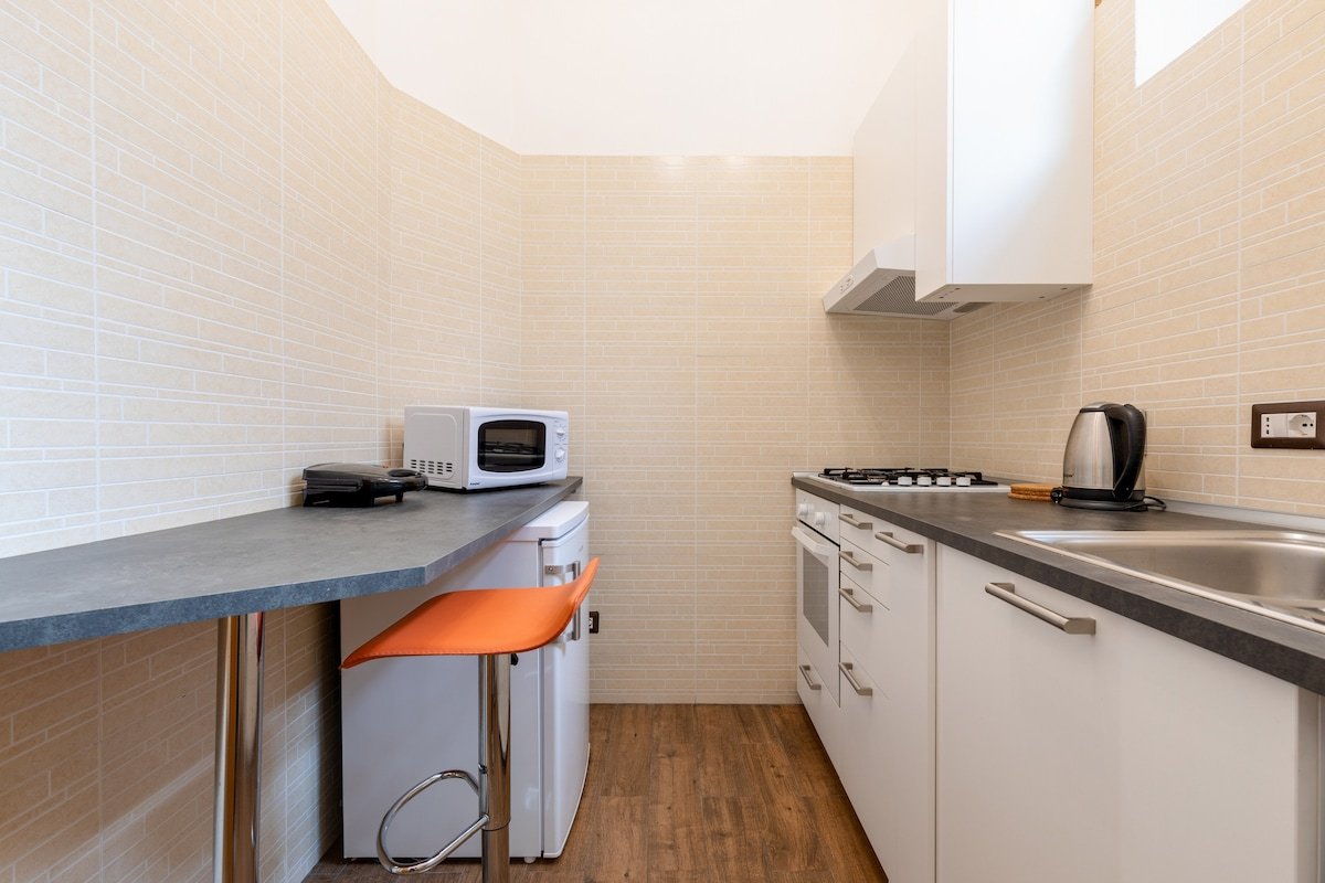 Style Apartment Julia 50 mt from Colosseum gallery image 4