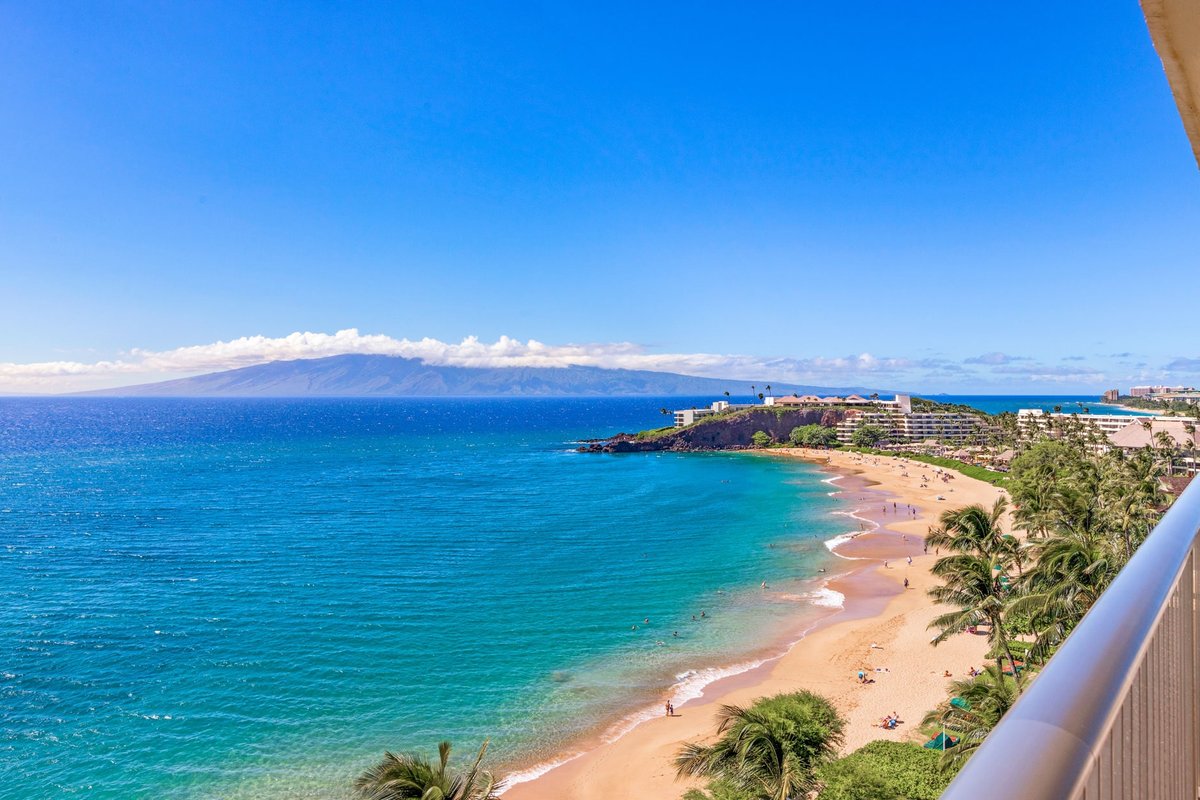 Maui Resort Rentals: The Whaler 1002