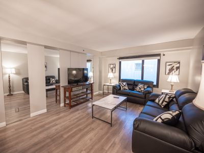Stay Together on The Strip – 2 Bedroom Suite