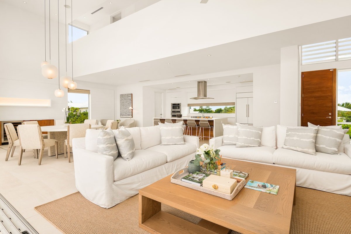 Beach Enclave Grace Bay V7 – 4BD Oceanview Villa gallery image 5