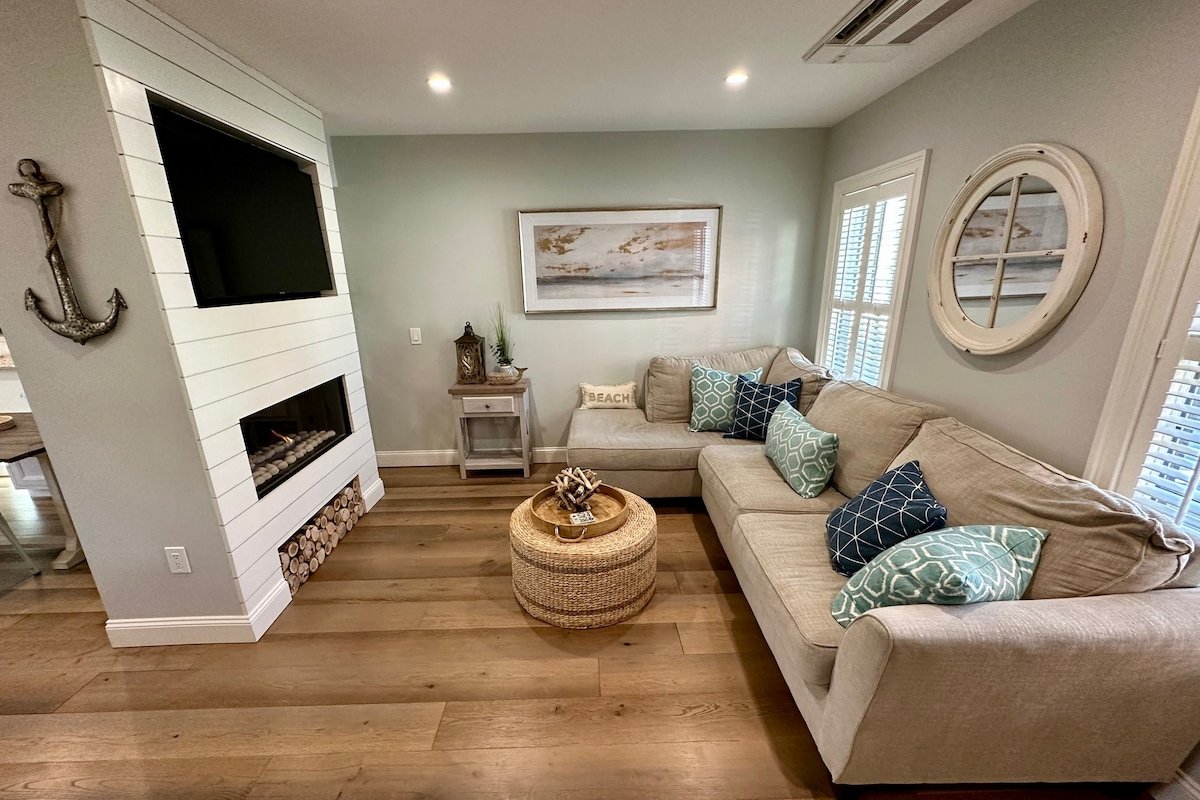 Beautifully Renovated 2 Bed 2 Bath Private Home gallery image 5