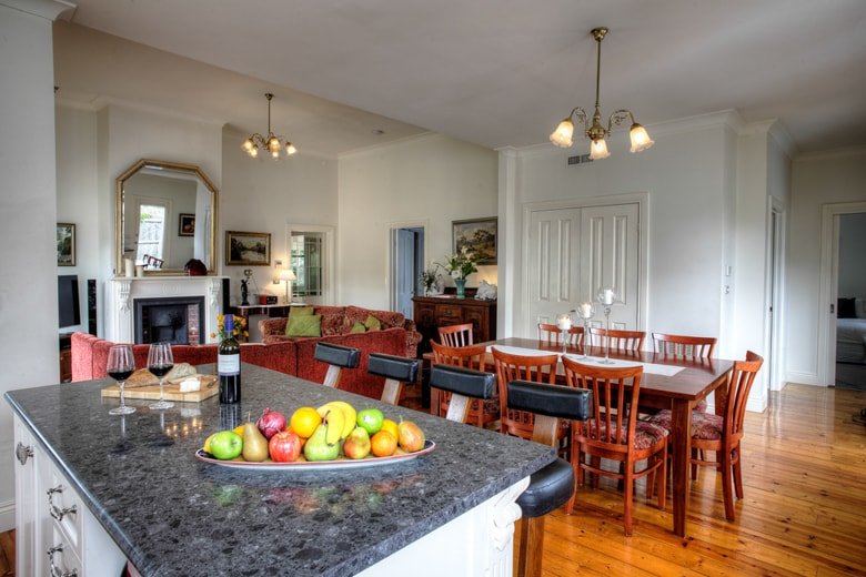 Lonsdale Palms Heritage House – an elegant getaway gallery image 5