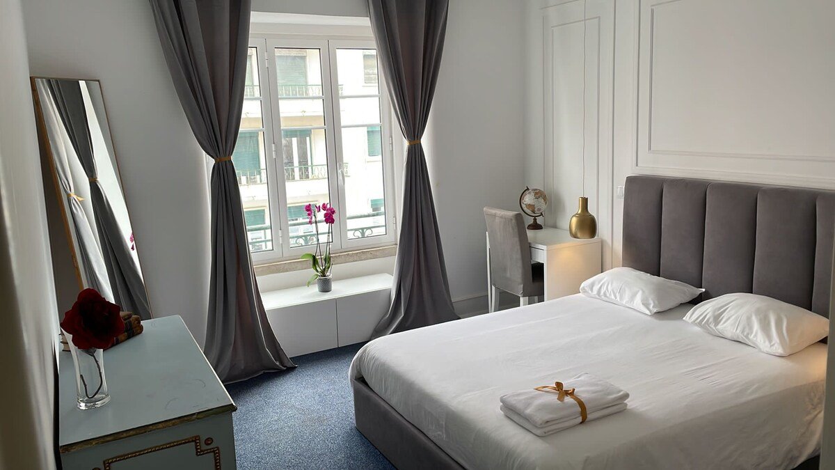 Big Apartment 14 people gallery image 5