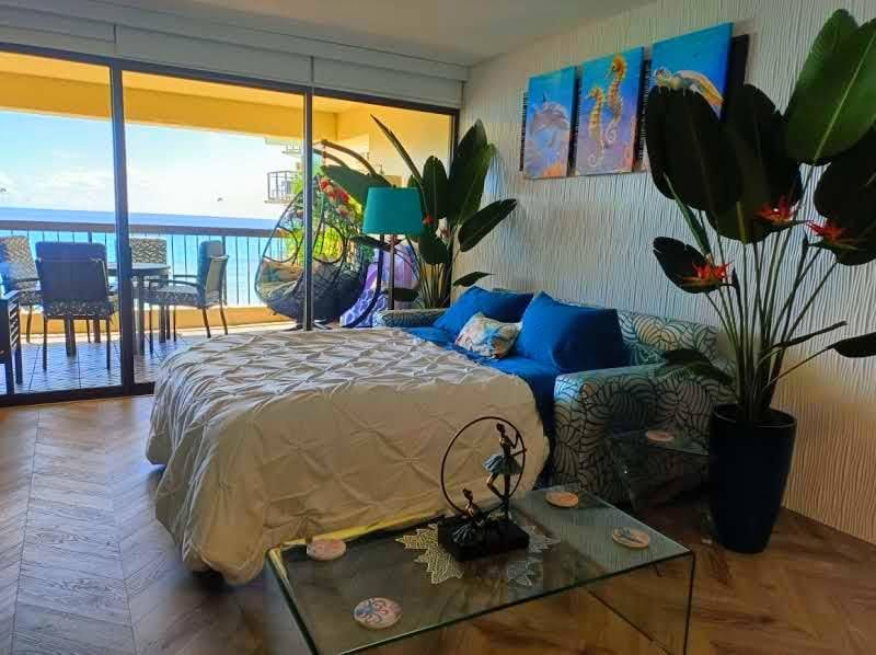 Direct Ocean Waikiki Beach Tower gallery image 4