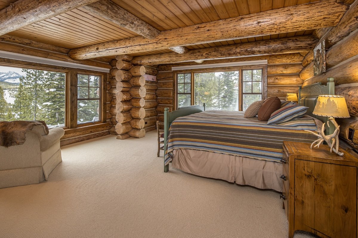 EPIC Ski In/Out • Hot Tub, Grill, Privacy + Views! gallery image 2