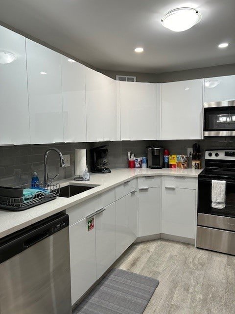 Beach Front ! 2 Bedrooms+2 Baths-Great Location! gallery image 5