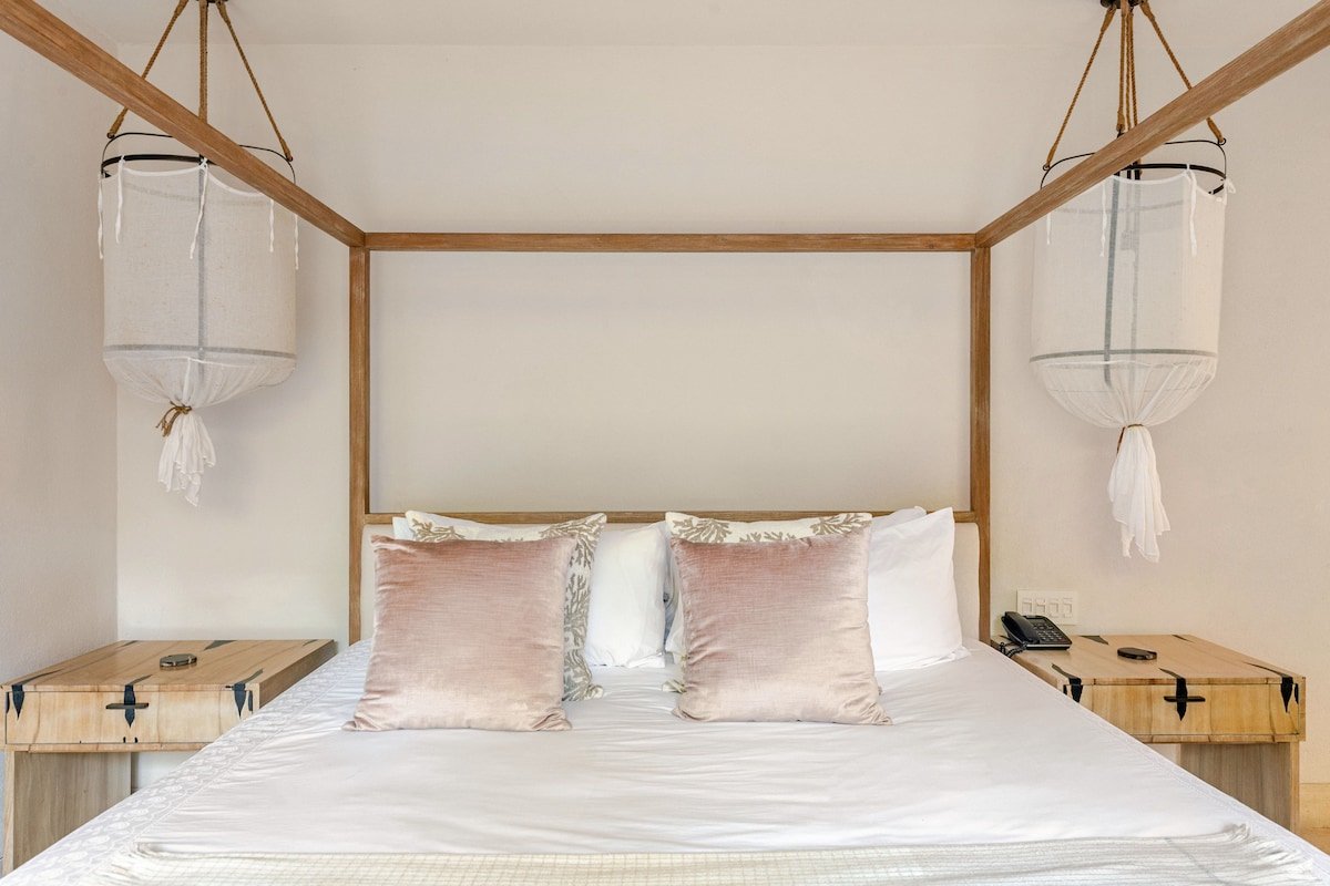 Porta Fortuna Villa With Pool, Bay and Golf Views gallery image 4