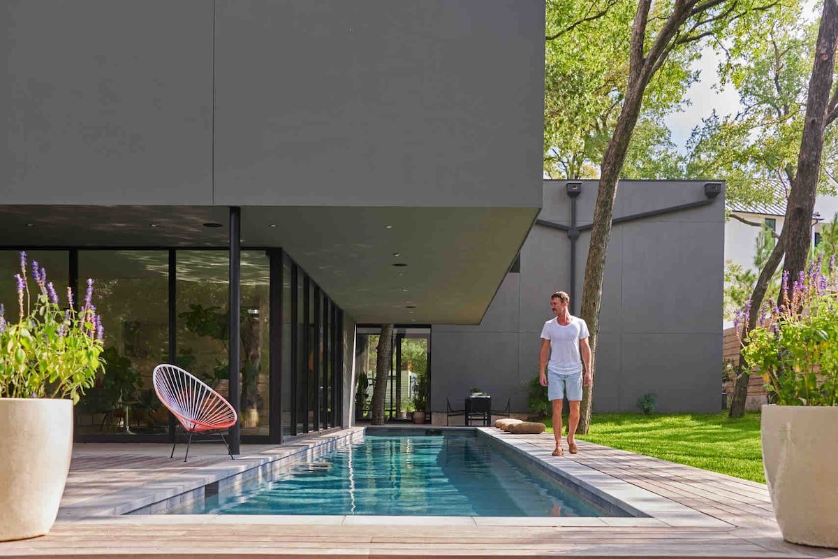 Kessler Park Modern gallery image 4