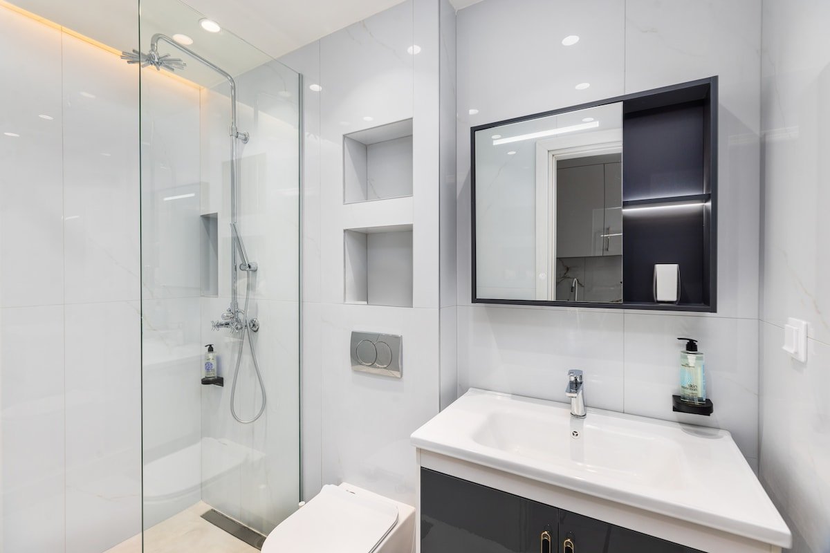 Bianca by halu! Central 2-BD apt gallery image 4