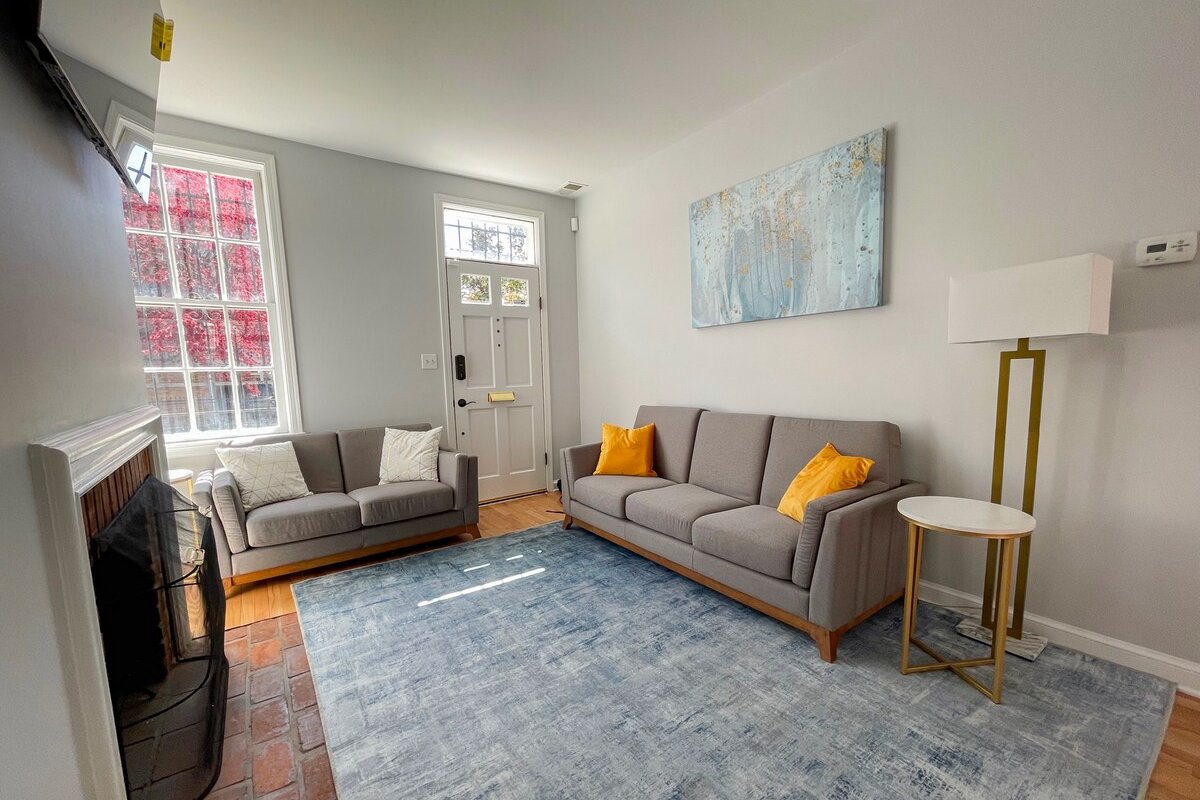 Entire home in DC 6 guests 2-3 bedrooms 2 Bath gallery image 4