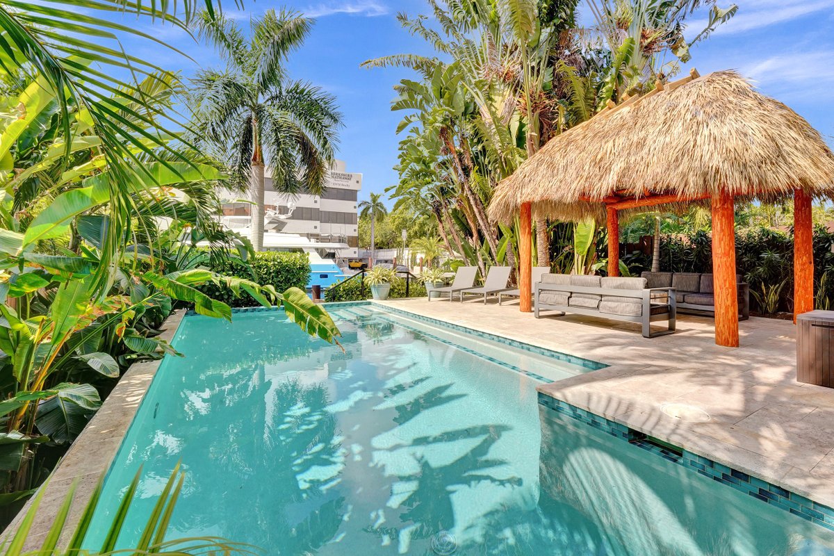 LAS OLAS ISLES Poolside Palms w/ DOCK – 5BD/4.5BTH