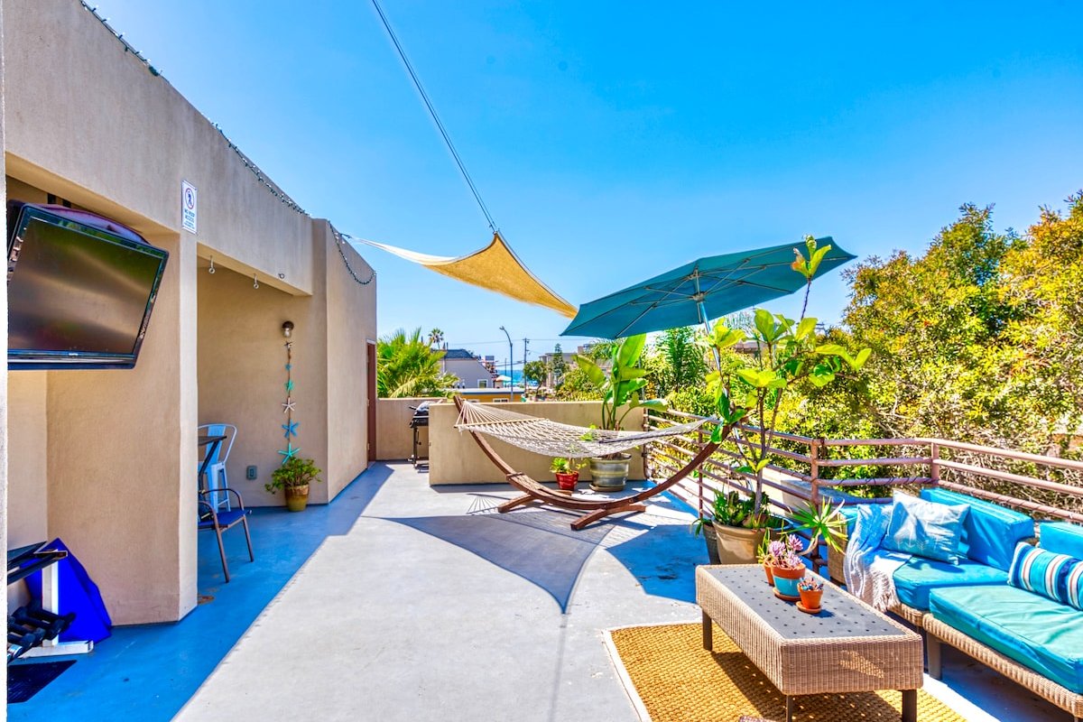 MB 3BR Oceanview Penthouse with HUGE Rooftop decks gallery image 3