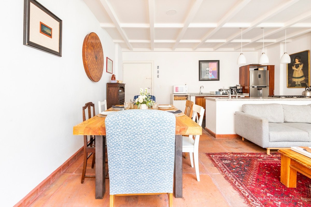 Stylish house with private pool gallery image 4