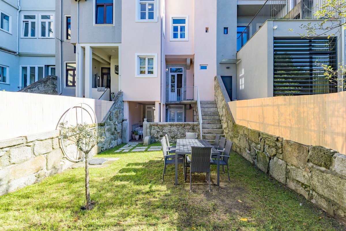 Spacious Family Home • 4BR • Garden • AC gallery image 2