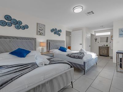 NEW! 5BR Vegas Retreat | Pool + BBQ + 3 Masters