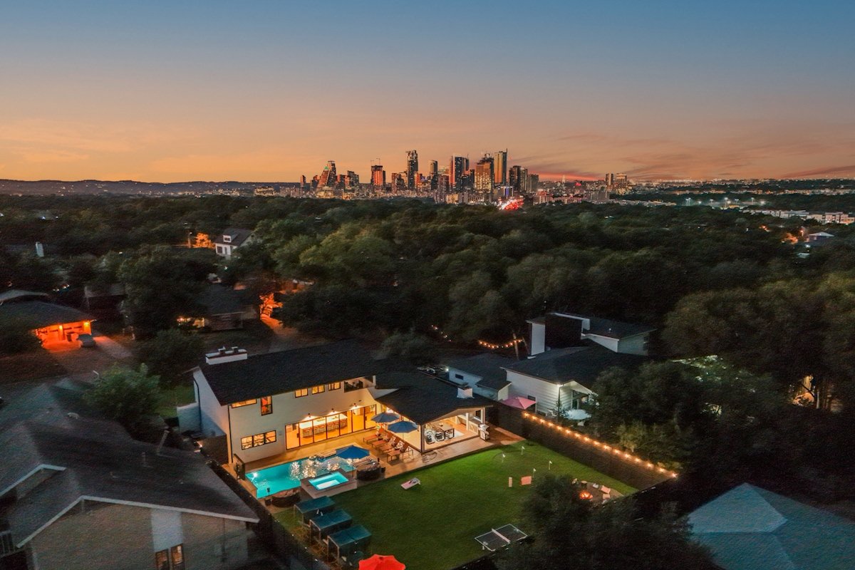 Most EPIC Austin Experience! La Dolce Vita Villa gallery image 5