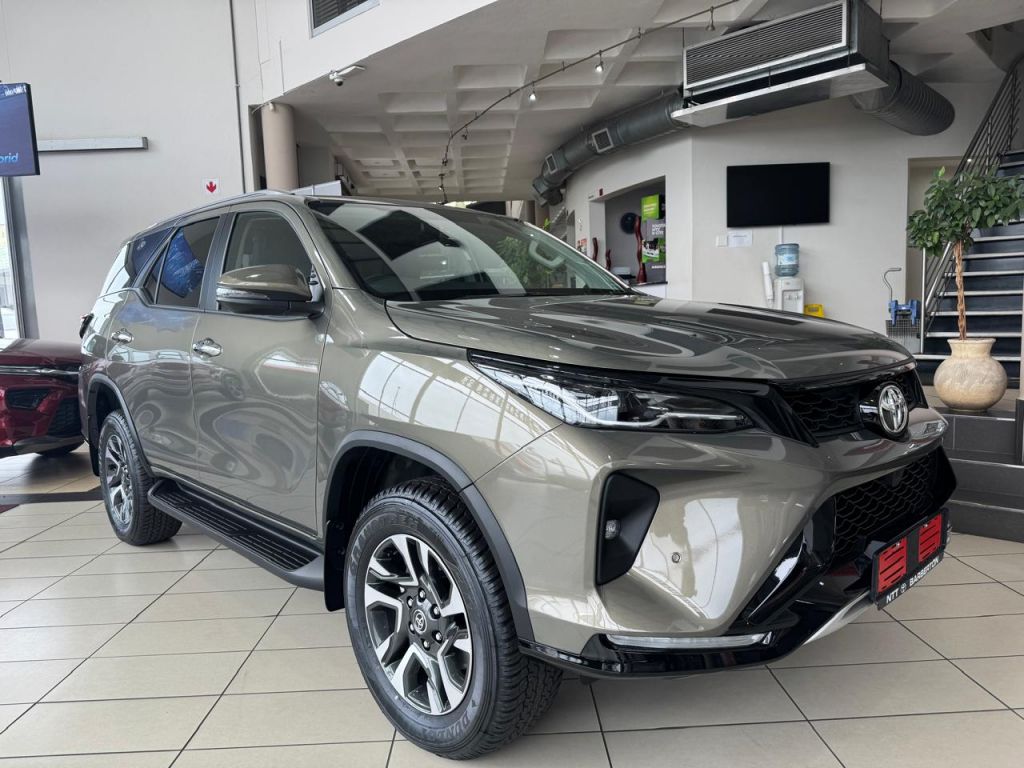 TOYOTA FORTUNER 2.4GD-6 R B A T for Sale in South Africa
