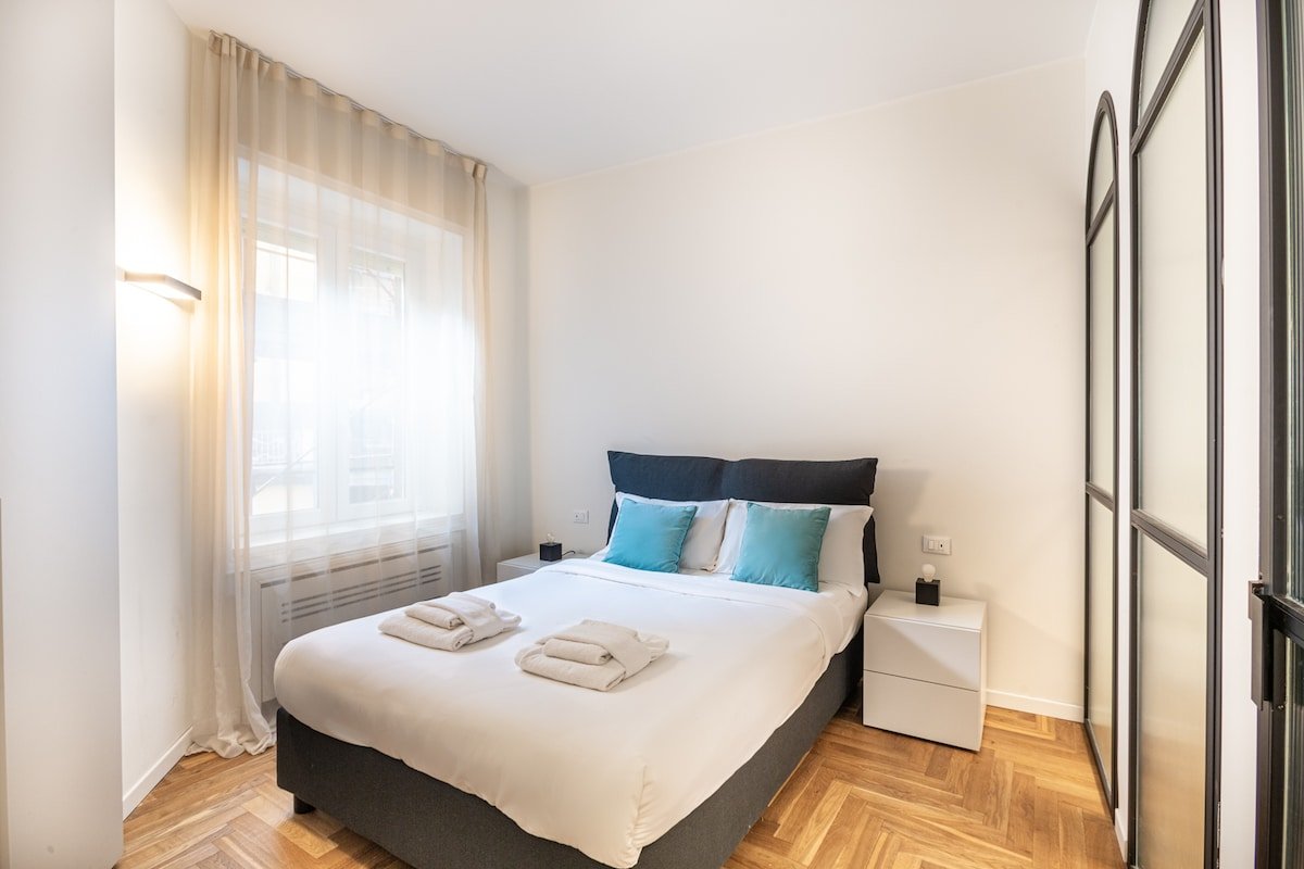 The Beauty • Big City Center Apartment gallery image 5