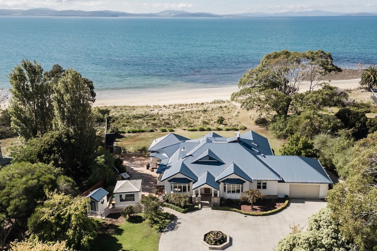 DUNE – Absolute Beachfront Luxury Estate with Spa gallery image 2