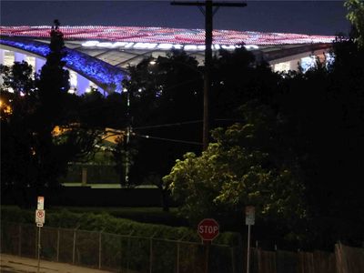 Sofi Château walking distance to SoFi