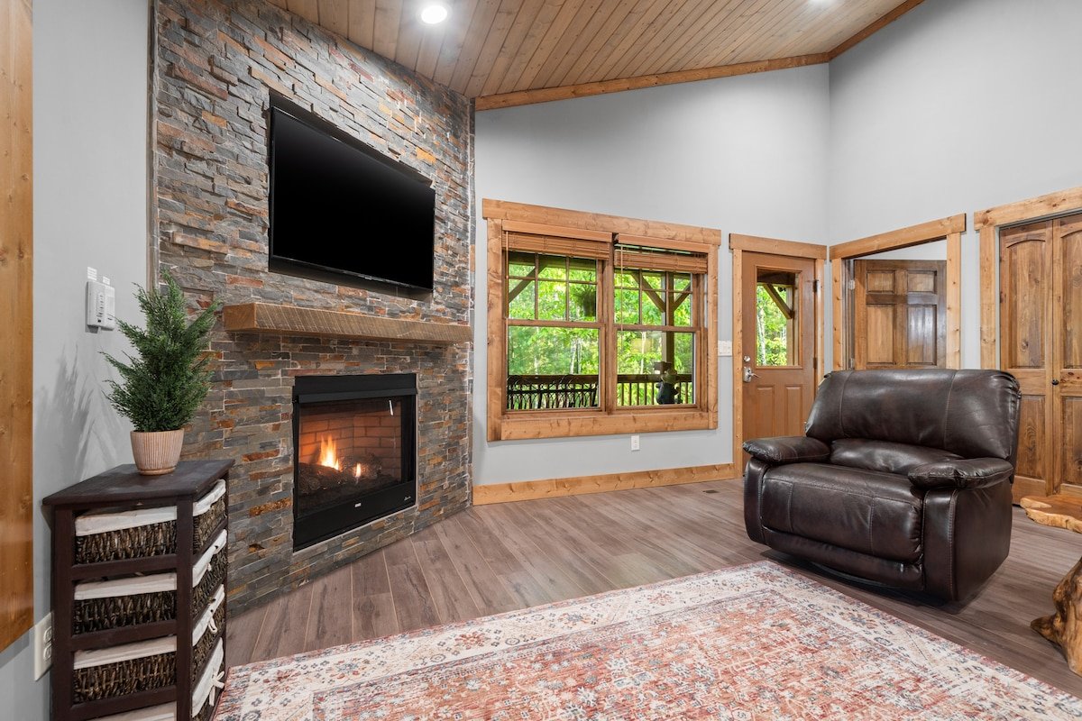 Newly Built~Resort Style Amenities~Mins to Dtown gallery image 5