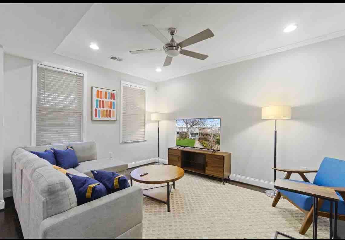 Hidden Gem@Capitol Hill, 2 Blocks to Metro gallery image 2