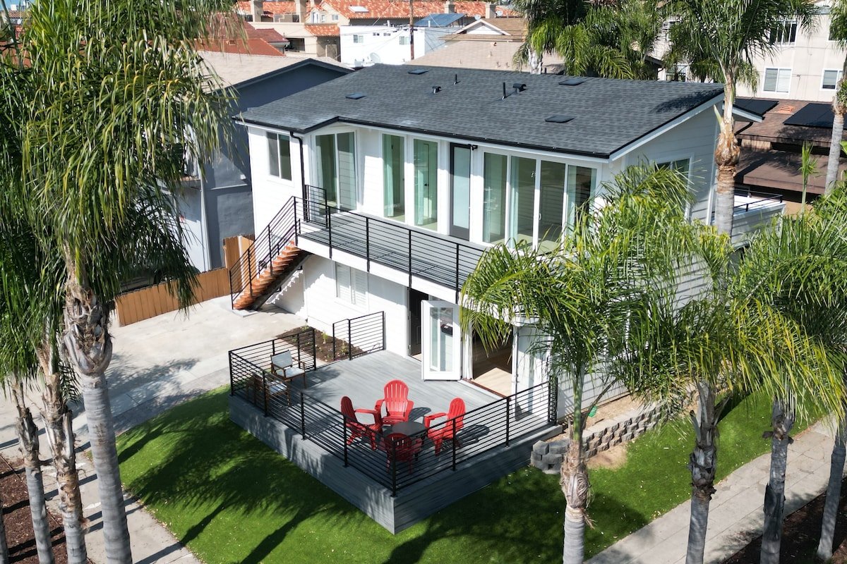 Pacific Beach House with Sun Deck & Private Yard! gallery image 2