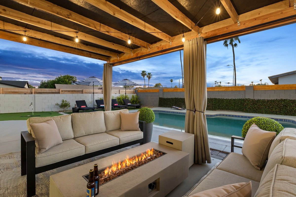 Desert Dreaming: Luxe Retreat w/ Pool & Hot Tub! gallery image 3