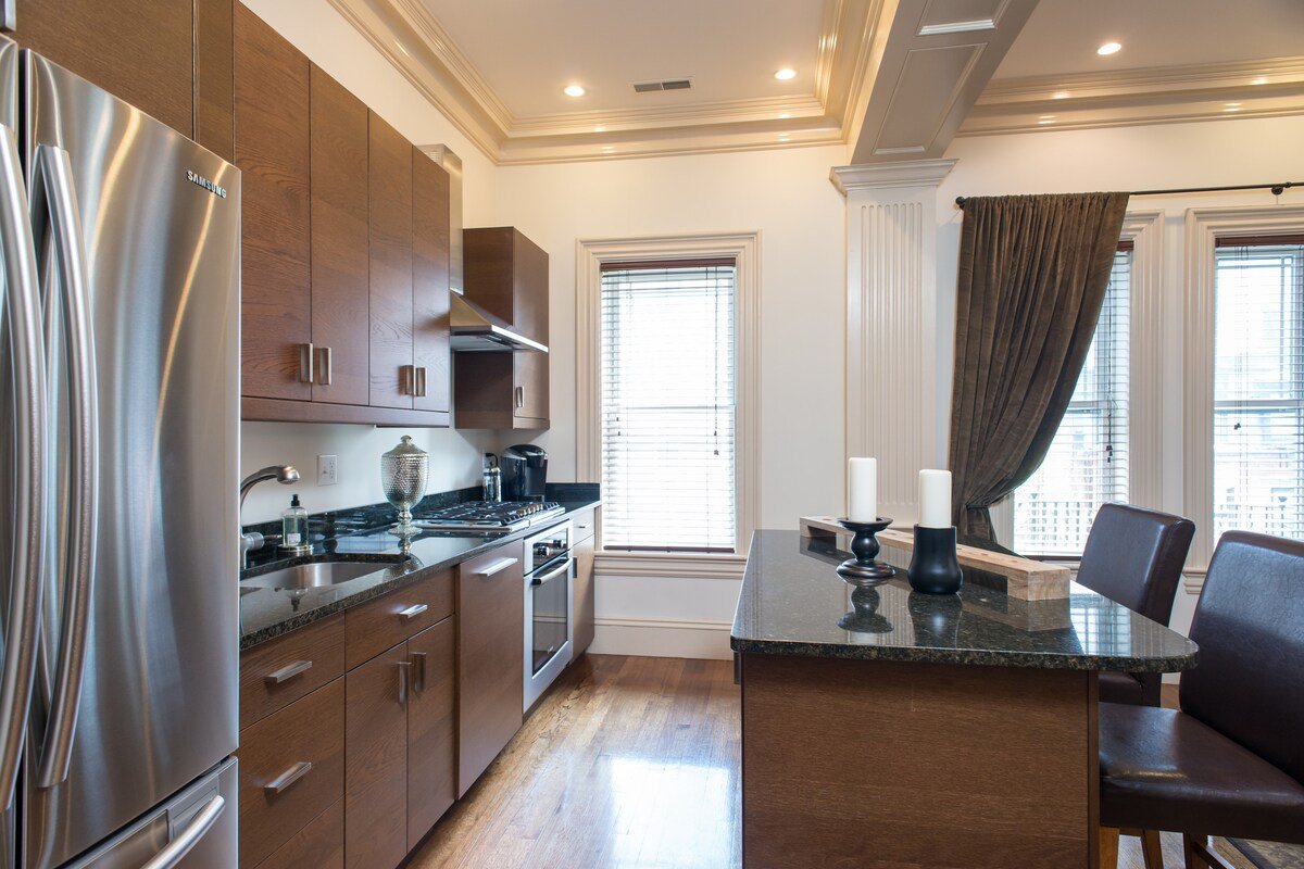 3BR / 2BA + Prvt Deck in Back Bay gallery image 4