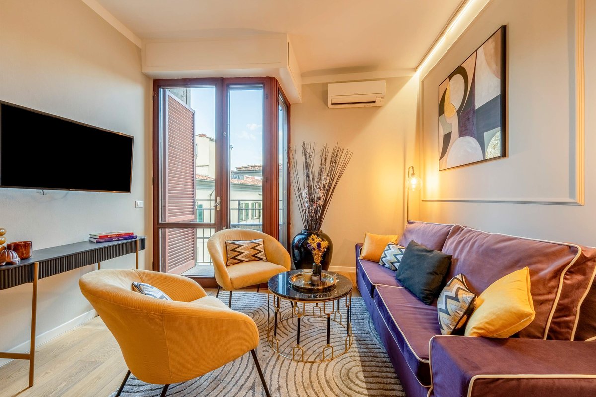 Bright 3BD Apartment near Santa Croce.Teatro Verdi