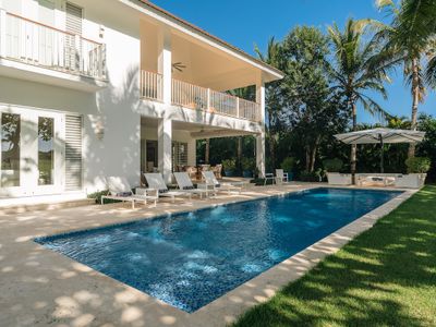 Lovely Villa with Live in Staff