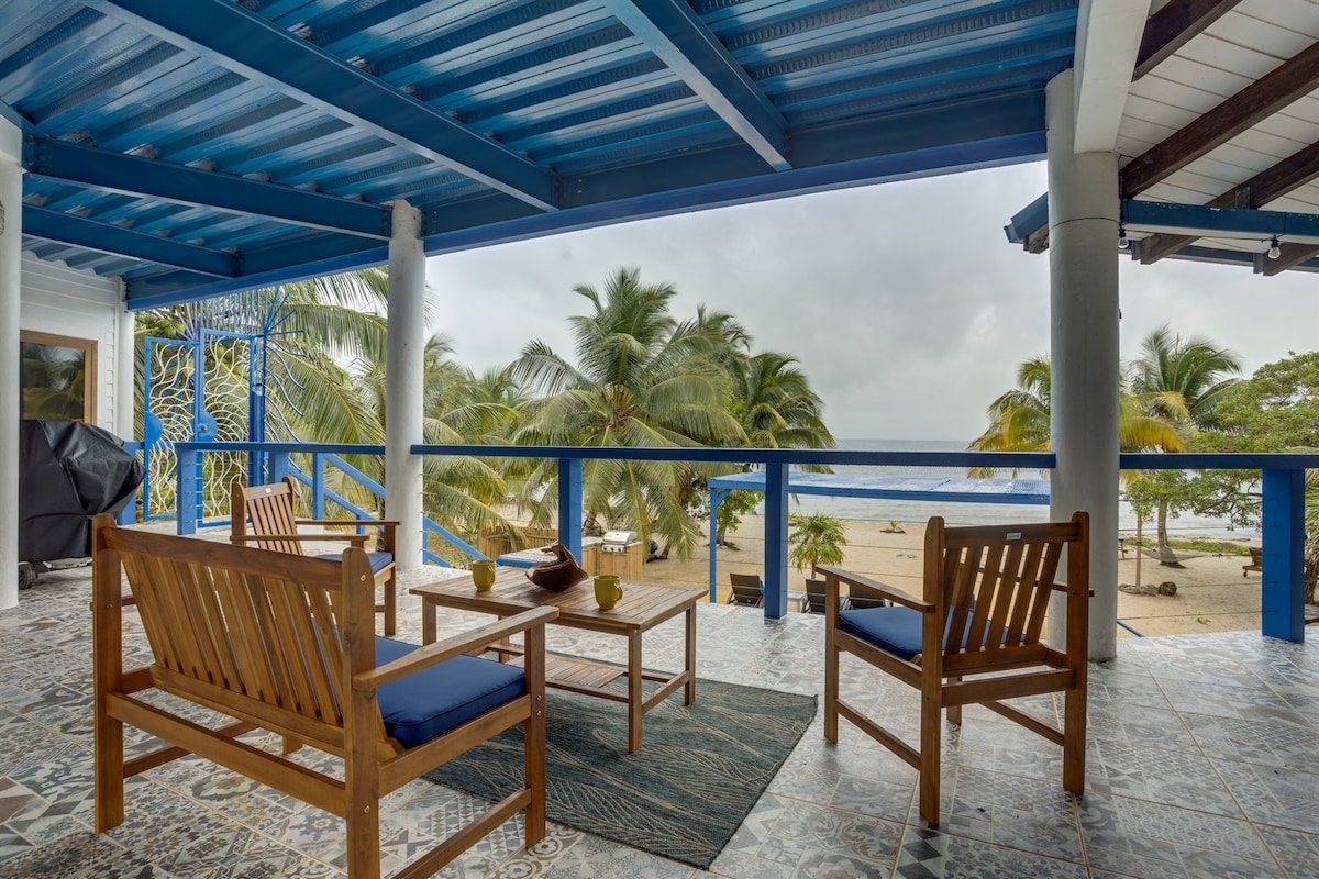 Spacious 6-Bed Villa, Private Pool, on the Beach! gallery image 4
