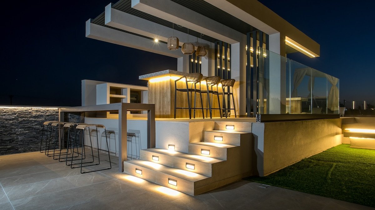 Grand Aqua Luxury Villa by Mintzi gallery image 5