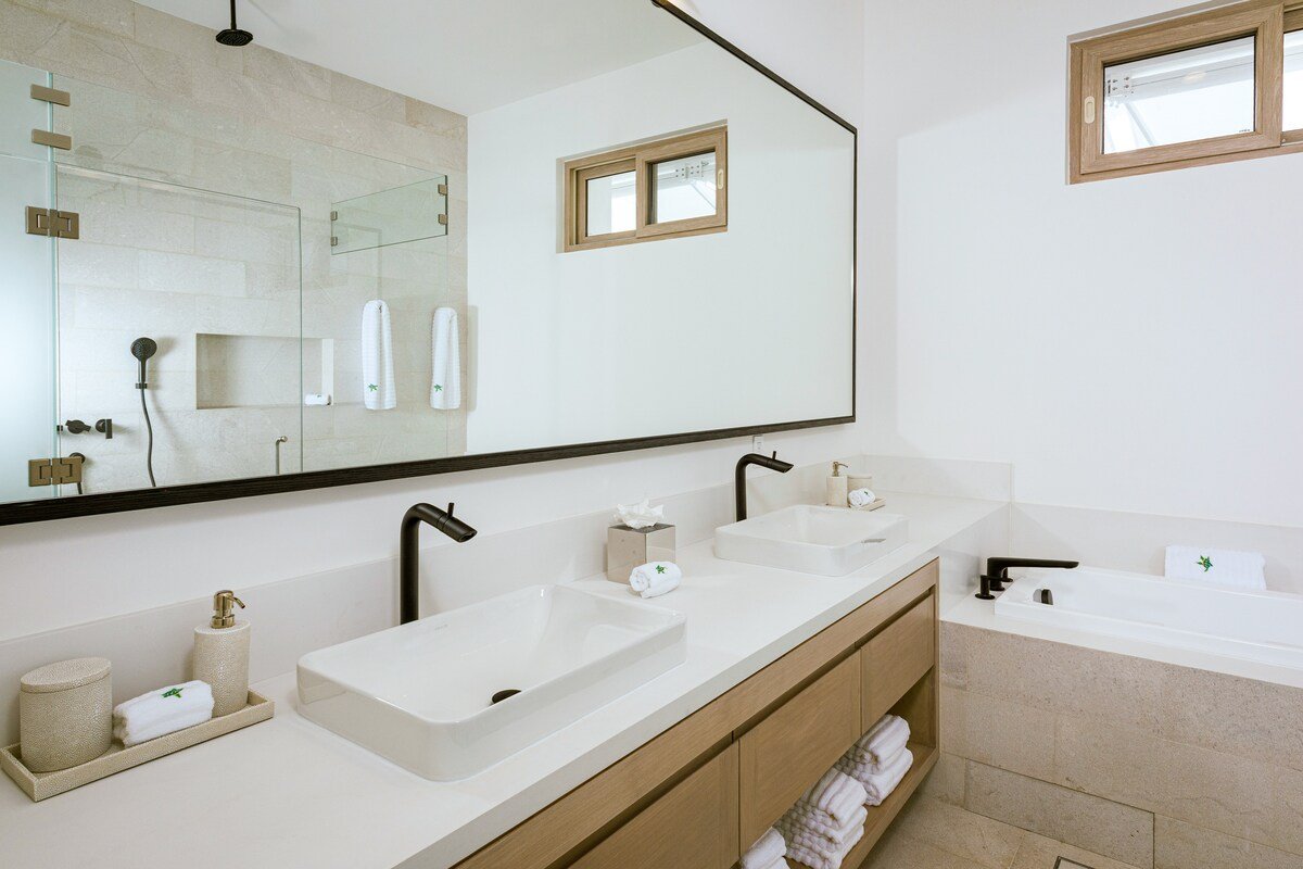 Aqua Blanca Private pool and slides gallery image 4