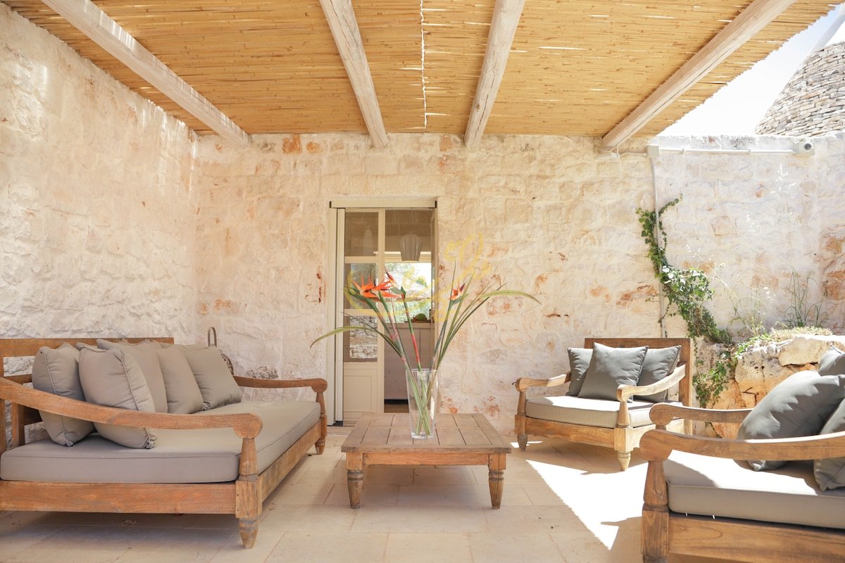 TD Trulli di Carole Renovated Trulli with Pool gallery image 4