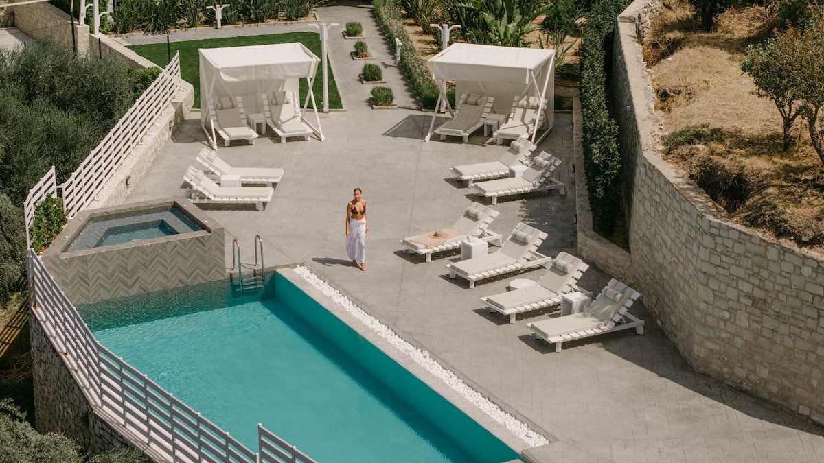 Olivia Villa, Celestial Haven of Luxury gallery image 2