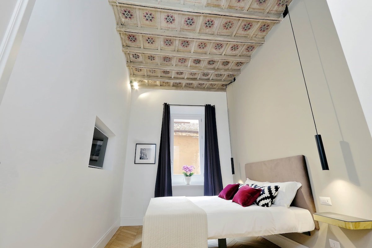 Eve Gust House Trevi Fountain gallery image 3